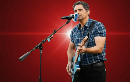 who sang the national anthem tonight