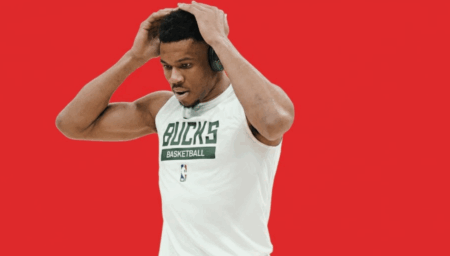 Giannis Antetokounmpo Injury Update: Will the Bucks Star Play Against the Hornets Tonight? Giannis Antetokounmpo injury update