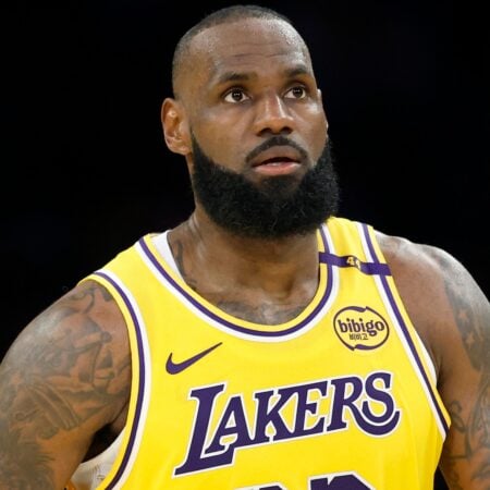 LeBron James Injury Update: Sciatica Sidelines Lakers Star for 3-4 Weeks LeBron James injury
