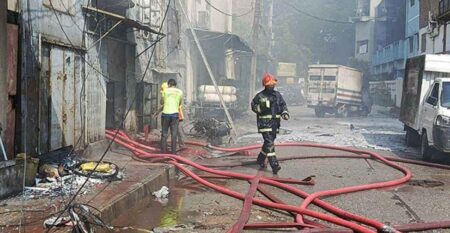 মিরপুরে অগ্নিকাণ্ডে ১৬ জনের মৃত্যু বিষাক্ত গ্যাসে হয়নি : ঢামেক পরিচালক Agun