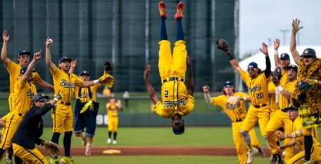 Auburn Baseball Hosts Historic Savannah Banana Showdown in Sold-Out Fall Exhibition Auburn Baseball