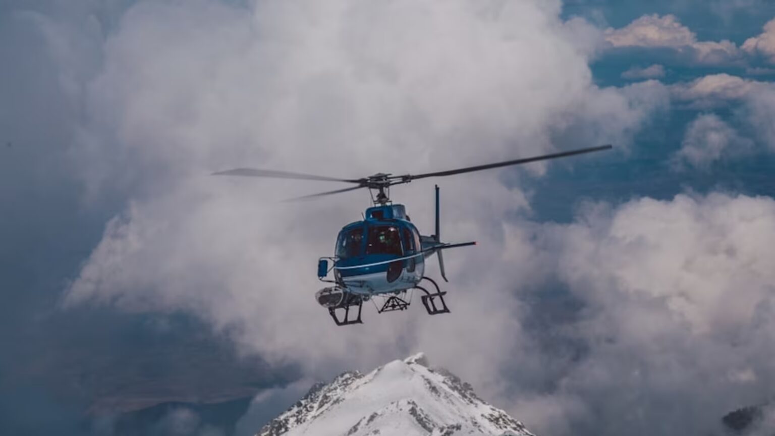 Bell 222 helicopter crash