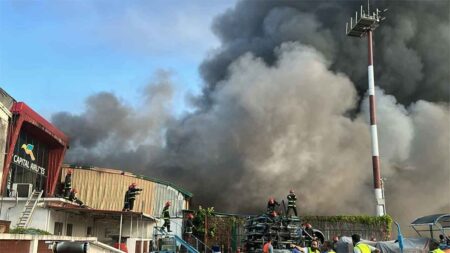 বিমানবন্দরের কার্গো ভিলেজে ভয়াবহ অগ্নিকাণ্ডের