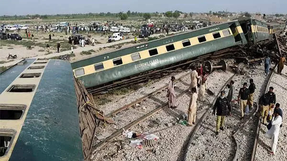 Blast Derails Jaffar Express in Pakistan, Leaving Several Injured