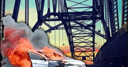Brooklyn Bridge Car Fire Halts Traffic, Sends Smoke Over NYC Skyline Brooklyn Bridge car fire