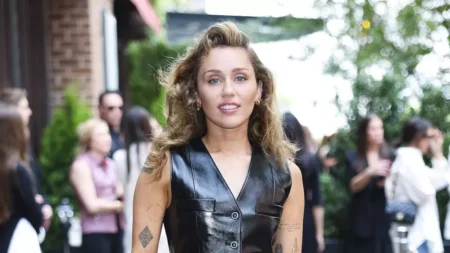 Cyrus Reveals Beyonces Cherished Gift She Never Takes Off Cyrus Reveals Beyonces Cherished Gift She Never Takes Off