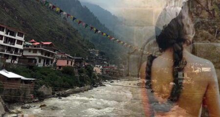 মেয়েদেরকে কাপড় ছাড়া