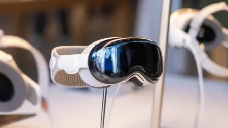 FCC Leak Reveals Details on Apple's Next Vision Pro Headset