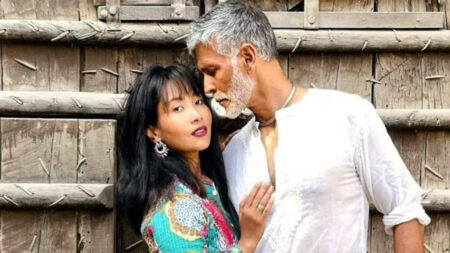 বয়স্ক পুরুষের প্রেমে