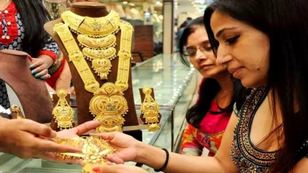 চার দফা কমে একলাফে বাড়ল ৮৯০০ টাকা, আজ কত দামে বিক্রি হচ্ছে স্বর্ণ Gold