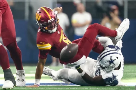 Jayden Daniels injury