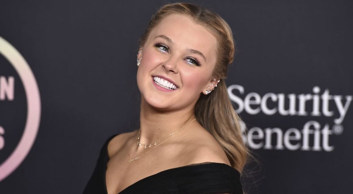 JoJo Siwa Humanitarian Award