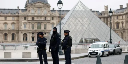 Louvre Museum heist