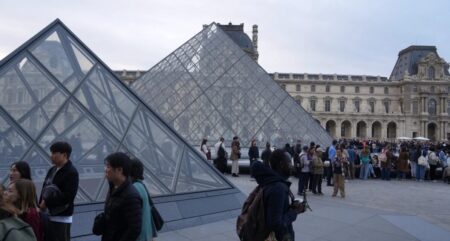 Louvre museum heist