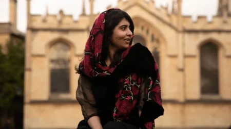 নোবেল শান্তি পুরস্কারজয়ী মালালা ইউসুফজাই