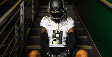 Oregon Ducks Debut Psychedelic “Grateful Ducks” Uniforms for Wisconsin Game Oregon Grateful Ducks uniforms