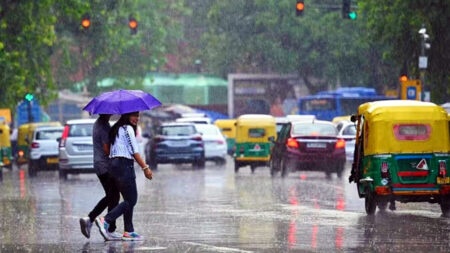 ঝড়ের আভাস