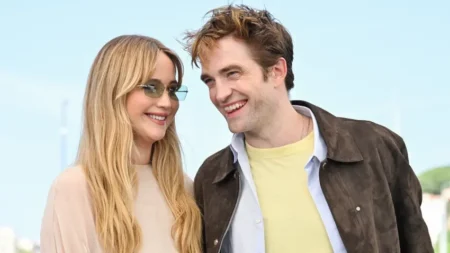 Robert Pattinson’s Trash Food Moment with Jennifer Lawrence Goes Viral Robert Pattinson's Trash Food Moment with Jennifer Lawrence Goes Viral