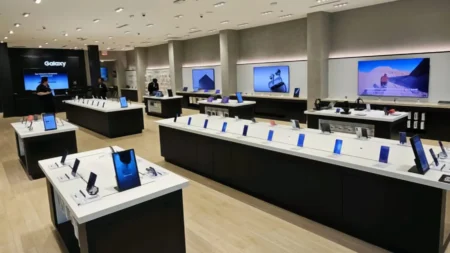Samsung Expands US Retail Presence with Three New Experience Stores