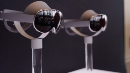 Samsung Galaxy XR Headset Sees Overwhelming Youth Demand in Early Rollout