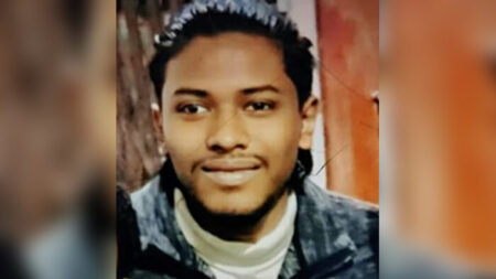 পুরান ঢাকায় প্রেমিকার বাসার সিঁড়িতে কলেজছাত্রের মরদেহ Student