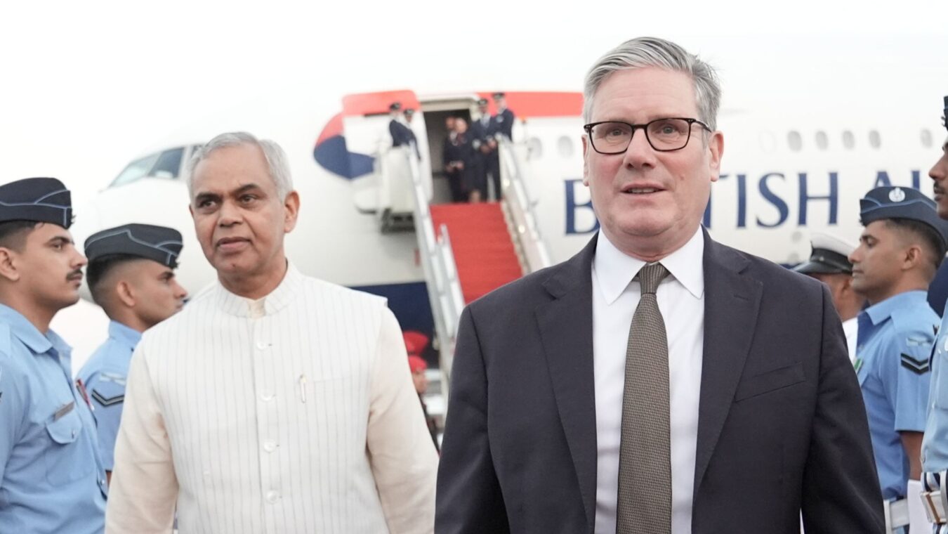 UK's Starmer Rules Out Easier Visas for Indian Travelers