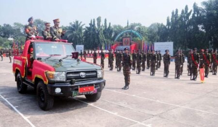 সেনাবাহিনীর অর্ডন্যান্স ও ইএমই কোরের রিক্রুট ব্যাচের সেনাপ্রধান কুচকাওয়াজ অনুষ্ঠিত সেনাপ্রধান কুচকাওয়াজ