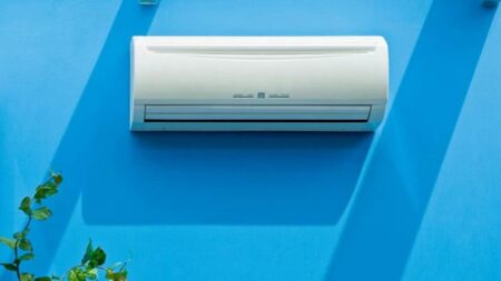 এসি চালিয়েও ঠান্ডা বাতাস