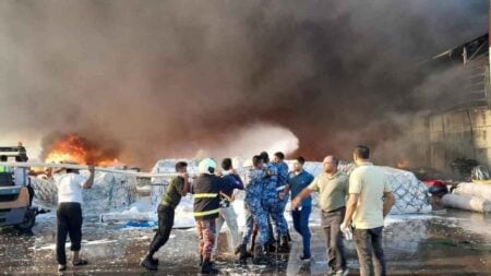 কার্গো জাহাজে লাগা আগুন