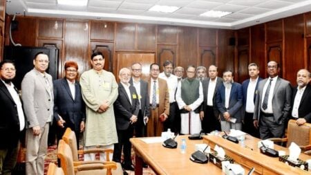 চীনা বাণিজ্যিক ব্যাংক প্রতিষ্ঠার দাবি