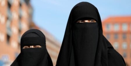 আরও এক দেশে পর্দা করা নিষিদ্ধ হতে যাচ্ছে পর্দা করা নিষিদ্ধ