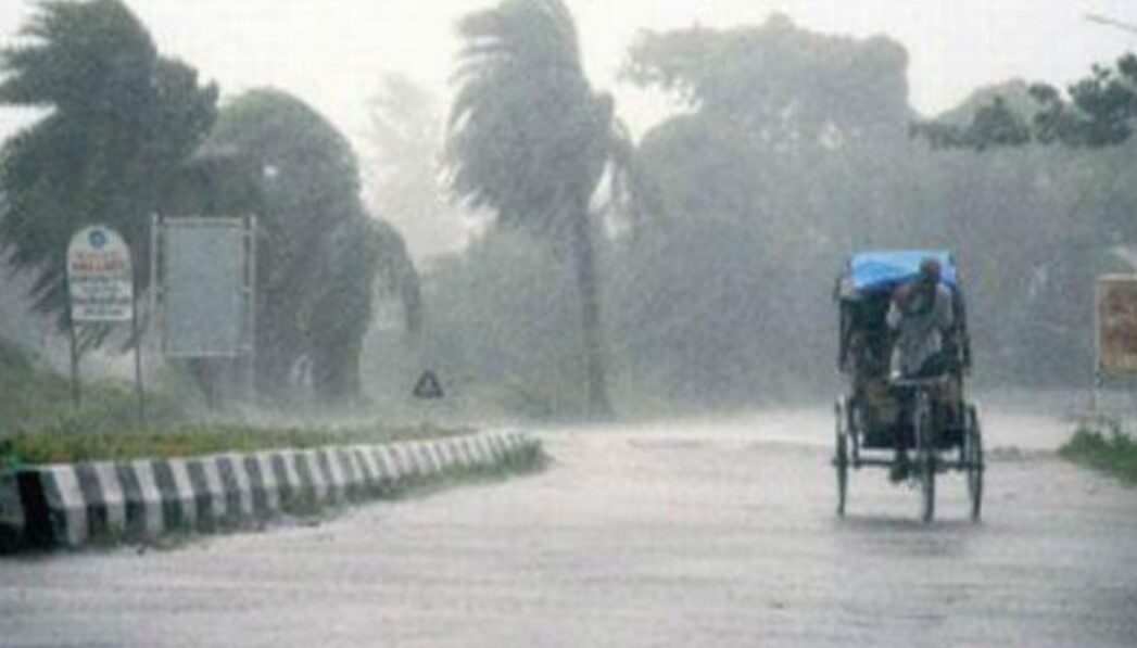 ঝড় ও ভারী বর্ষণ