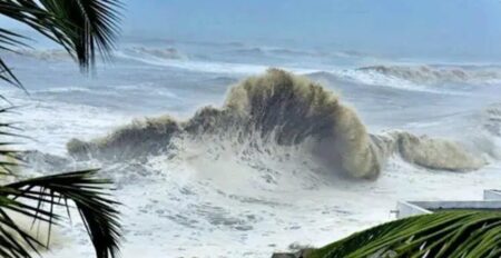 ঘূর্ণিঝড় মোন্থা