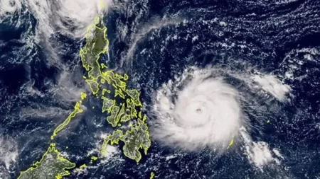 বঙ্গোপসাগরে নিম্নচাপ ঘনীভূত, ঘূর্ণিঝড় ‘মন্থা’ হওয়ার আশঙ্কা ঘূর্ণিঝড় মন্থা