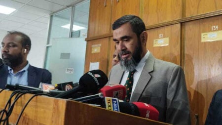 ইসিকে কঠোর হওয়ার পরামর্শ