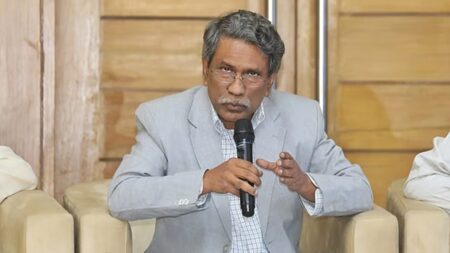 কোনো দল সই না করলে পরেও সই করা যাবে, কিন্তু খসড়া সংশোধনের সুযোগ নেই: আলী রীয়াজ খসড়া সংশোধনের সুযোগ নেই