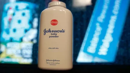 ক্যানসার সৃষ্টির দায়ে জনসন অ্যান্ড জনসনকে ৯৬৬ মিলিয়ন ডলার জরিমানা জনসন অ্যান্ড জনসন