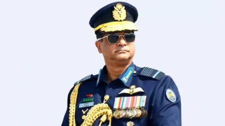 দেশে ফিরলেন