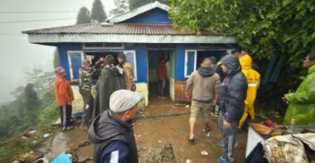 নেপালে ভারি বৃষ্টিতে সৃষ্ট বন্যা ও ভূমিধসে ৩৯ জনের প্রাণহানি বন্যা ও ভূমিধস