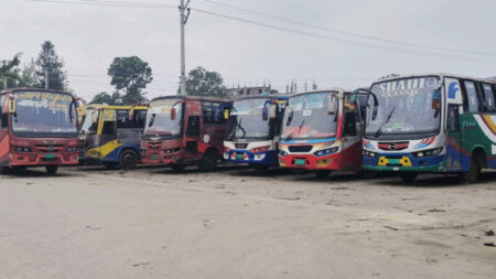 বাস চলাচল বন্ধ