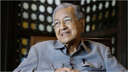 ট্রাম্পের ২০ দফা প্রস্তাবকে ‘হুমকি’ বললেন মাহাথির মাহাথির