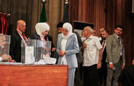 আসাদ পতনের পর সিরিয়ায় প্রথম সংসদ নির্বাচন সিরিয়ায় প্রথম সংসদ নির্বাচন