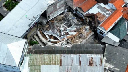 স্কুল ধস