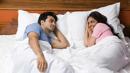 ৫টি লক্ষণে বুঝে নিন আপনার স্বামী কিছু গোপন করছে স্বামী ও স্ত্রী