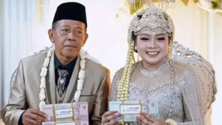 ২৪ বছরের যুবতী