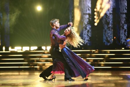 Robert Irwin and Witney Carson’s stunning Viennese Waltz!