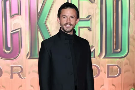 Why Ethan Slater Gives Jonathan Bailey a New Wicked Title Jonathan Bailey Wicked: For Good