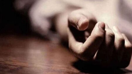 মায়ের আত্মহত্যা