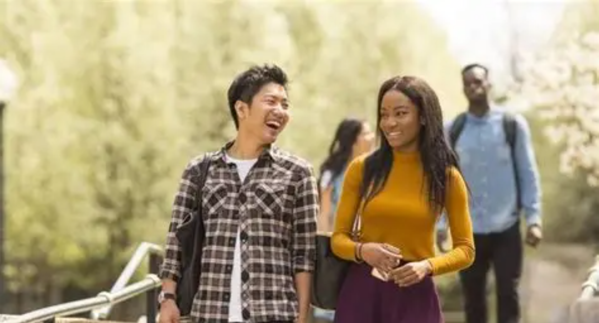 AU Emerging Global Leader Scholarship