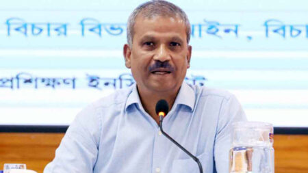 আইন উপদেষ্টার স্ট্যাটাস